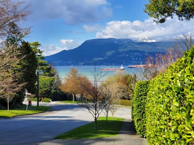 Stroll themed garden collections and walking paths