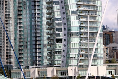 Experience the Cliffwalk glass and cantilevered sections