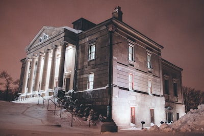 Visit the art gallery and archives