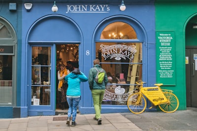 Explore nearby cafés and shops