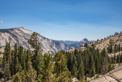 Cliffwalk along granite canyon walls