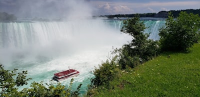 Lake Ontario boat tours