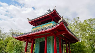 Visit Tam Kung Temple and heritage plaques