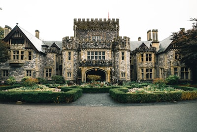 Guided tours of the castle (seasonal)
