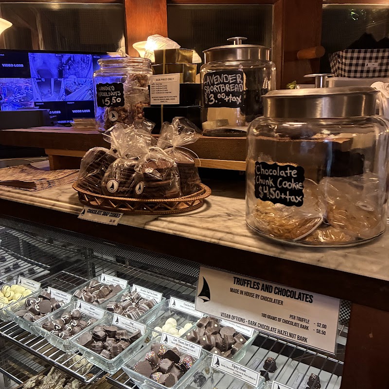Spinnakers Gastro Brewpub & GuestHouses