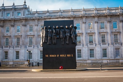 Guided museum tours