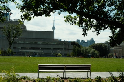 Self-guided or audio tours of the rooms and grounds