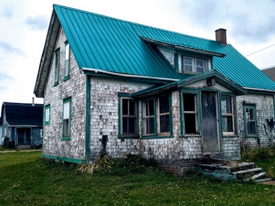 Exploring the historic house and grounds