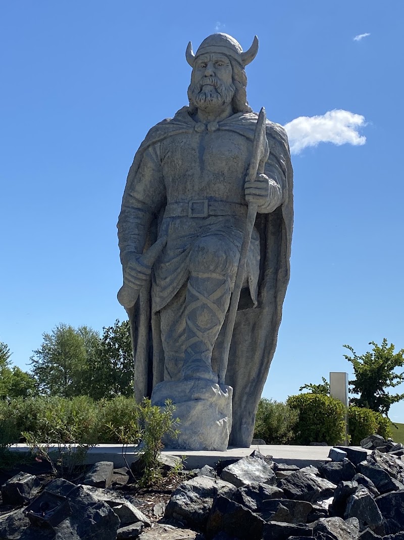 Gimli Viking Statue