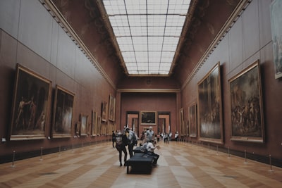 Guided museum tours