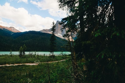 Lake loop hiking